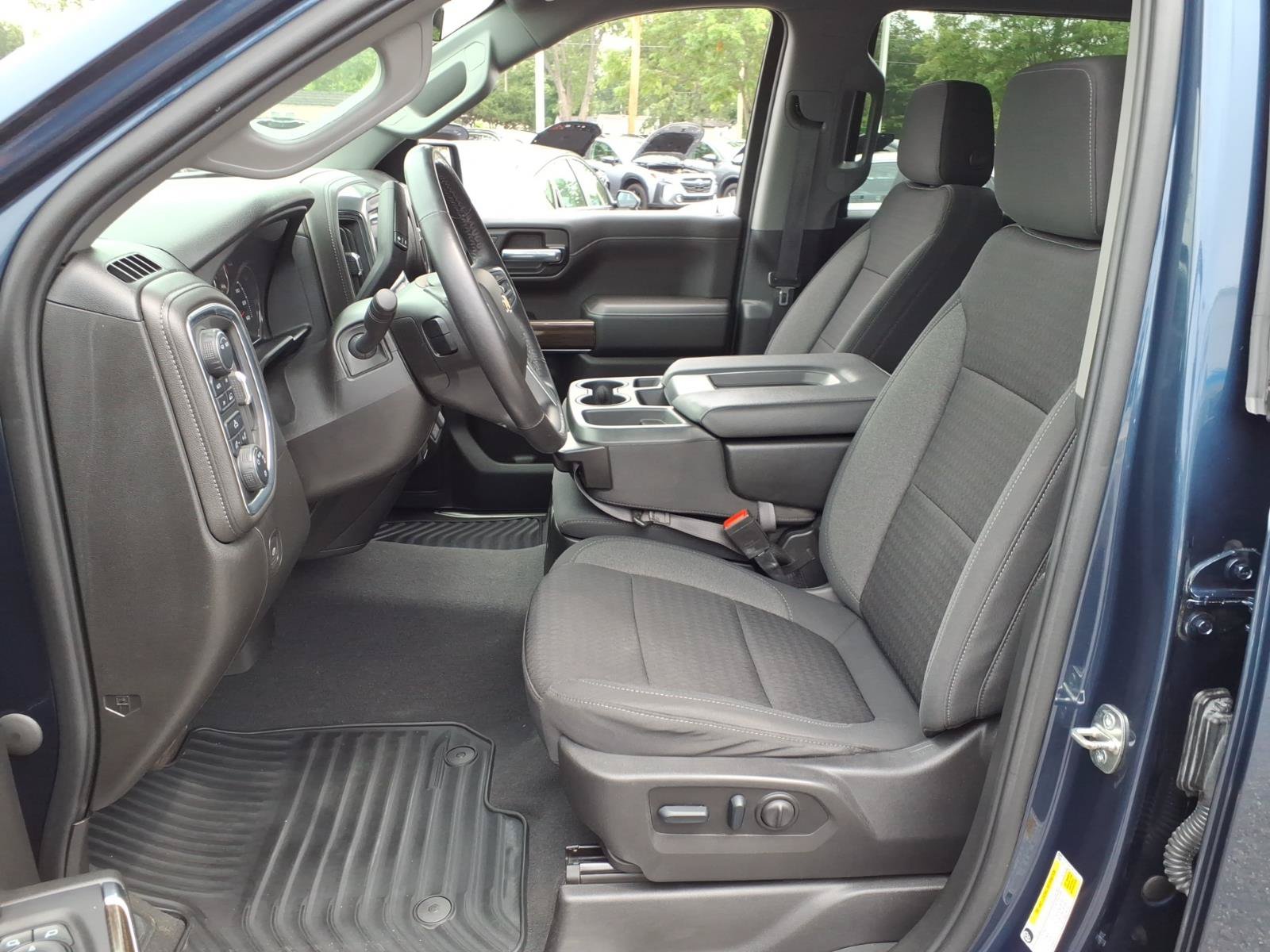 Used 2022 Chevrolet Silverado 1500 LT AWD/4WD image 4