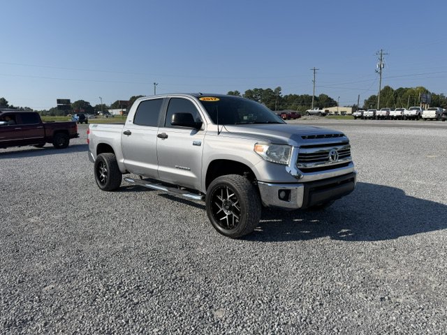 Used 2017 Toyota Tundra SR5 w/ SR5 Upgrade Package RWD image 1