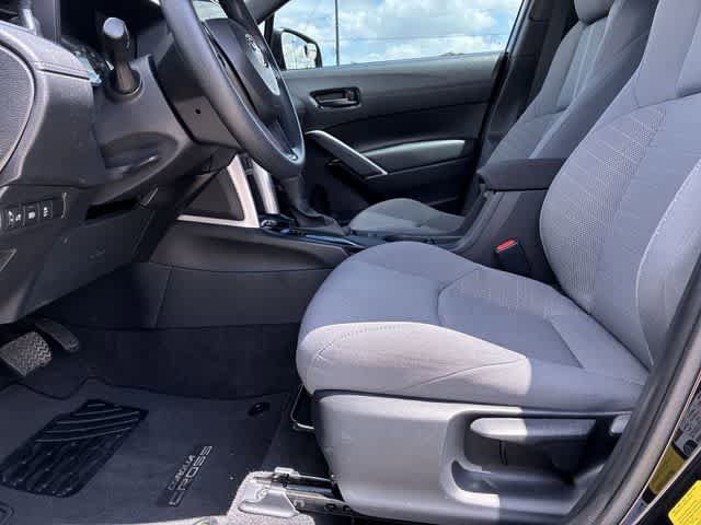 Used 2024 Toyota Corolla Cross S AWD/4WD image 18