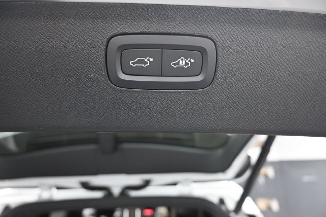 Used 2026 Volvo XC90 T8 Plus w/ Protection Package Premier AWD/4WD image 25
