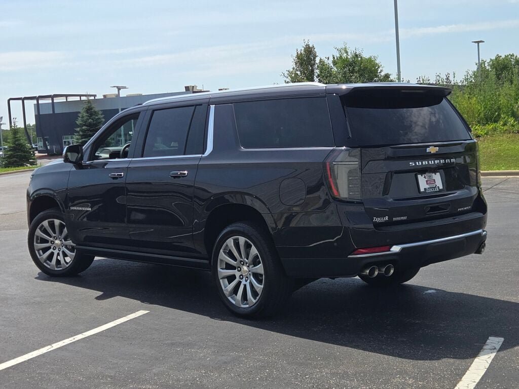 Used 2026 Chevrolet Suburban Premier AWD/4WD image 16