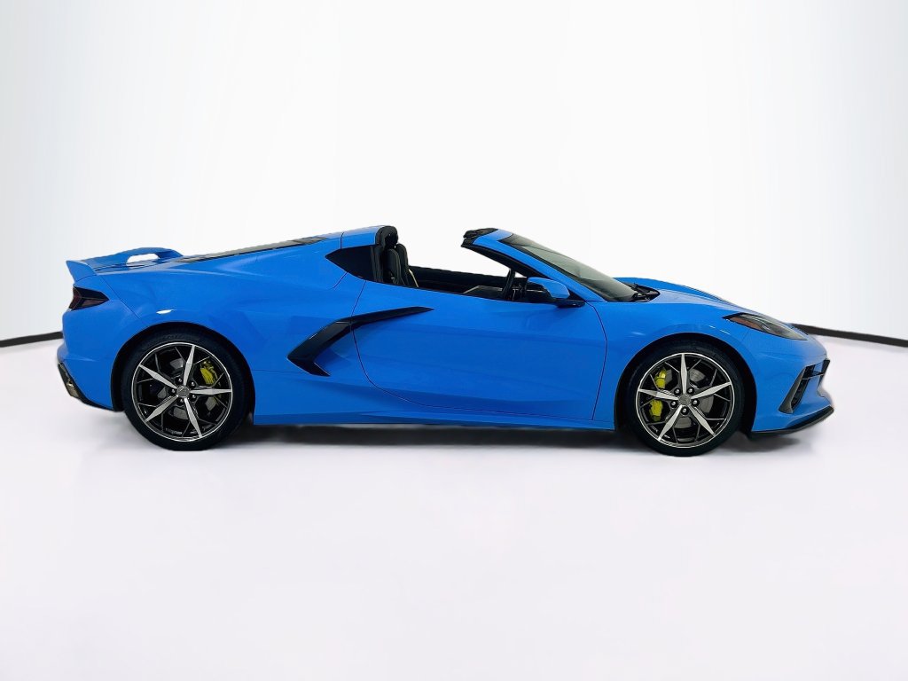 Used 2022 Chevrolet Corvette Stingray Premium Cpe w/ Z51 Performance Package RWD image 4