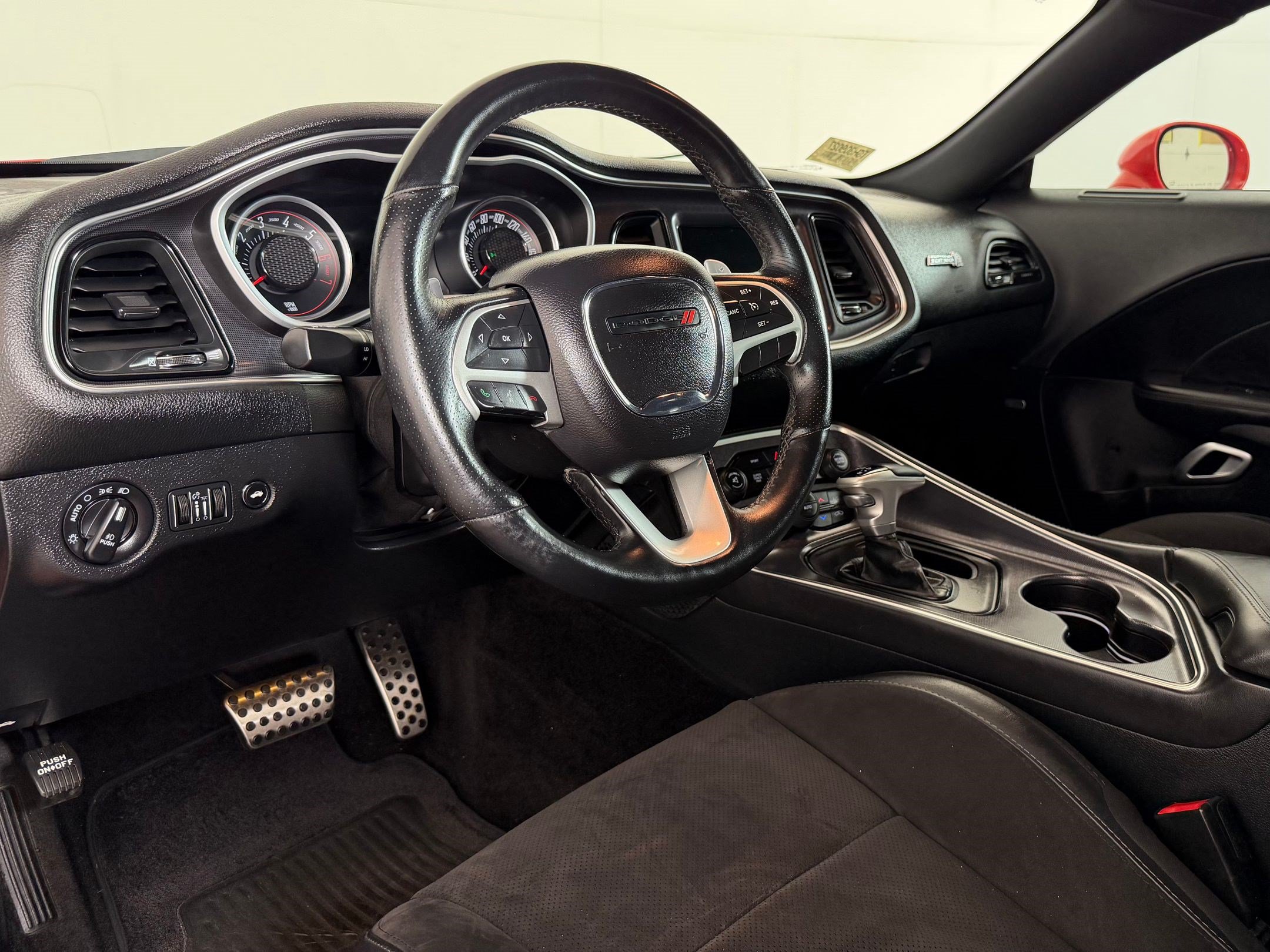 Used 2016 Dodge Challenger R/T Scat Pack RWD image 4