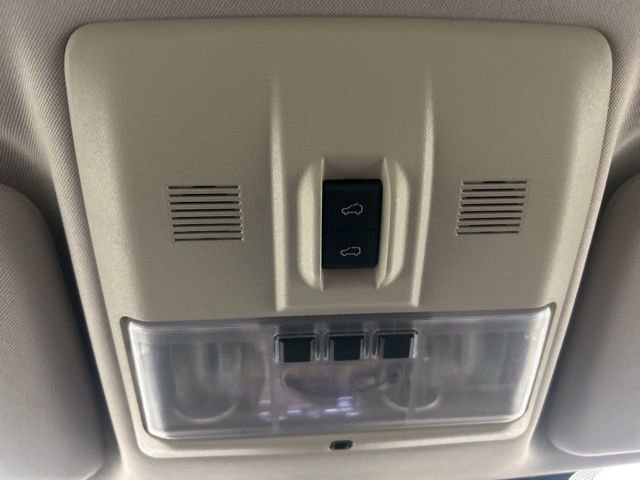 Used 2016 Land Rover LR4 AWD/4WD image 19