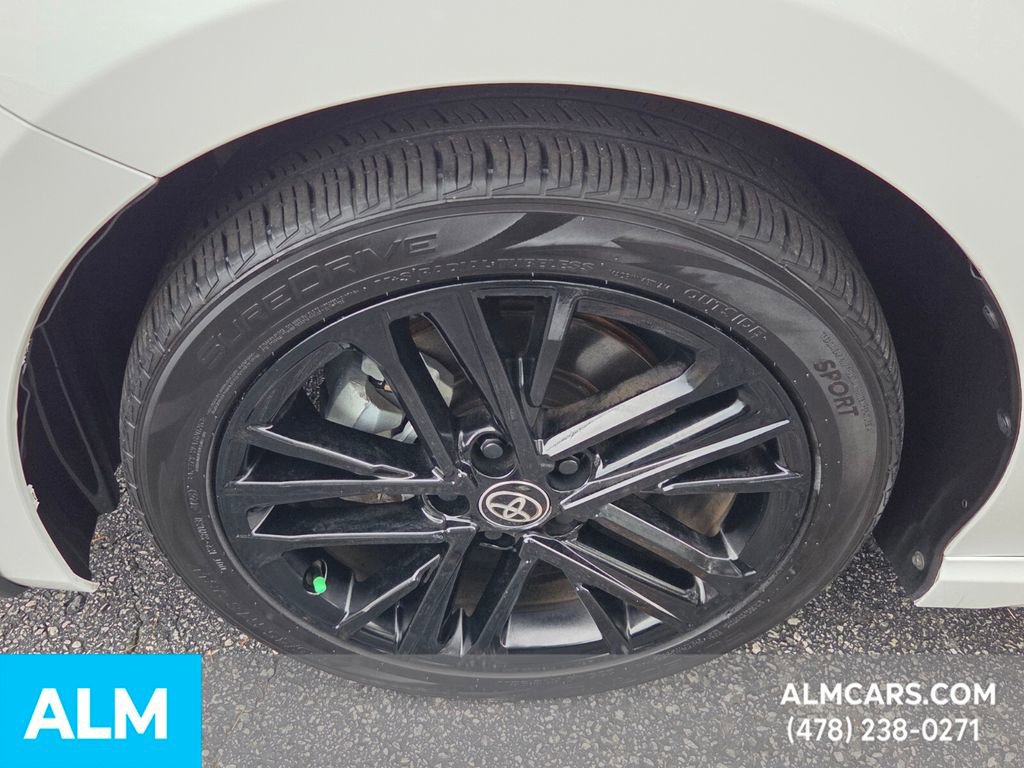 Used 2025 Toyota Camry SE image 11