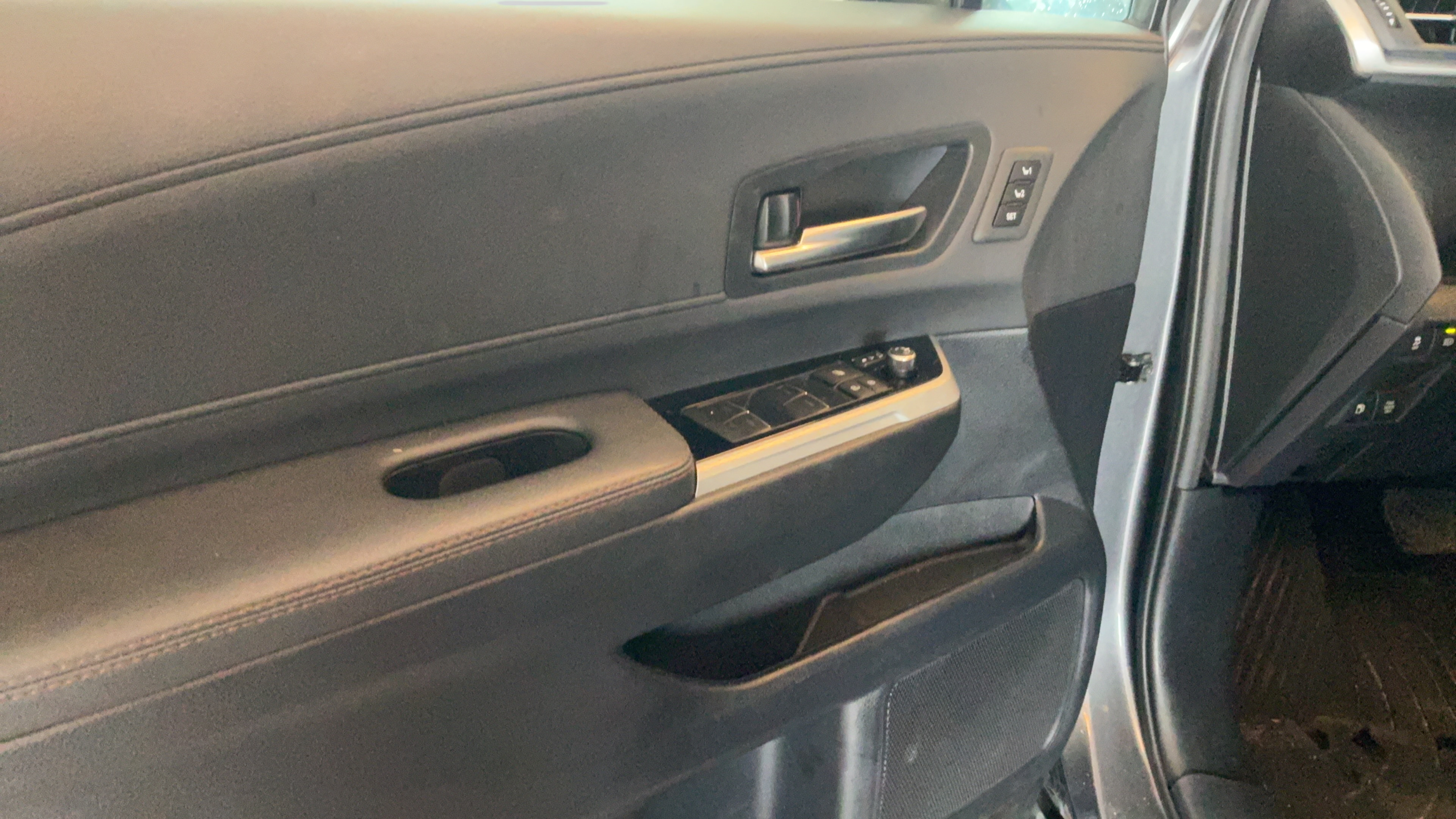 Certified 2025 Toyota Sienna Limited AWD/4WD image 23