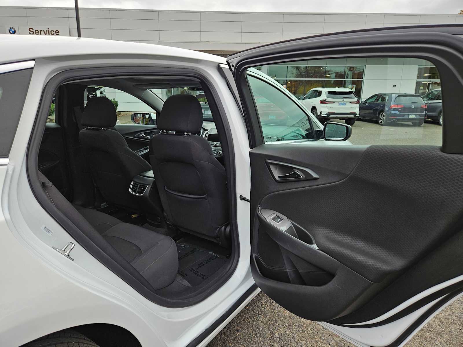 Used 2024 Chevrolet Malibu LT image 28