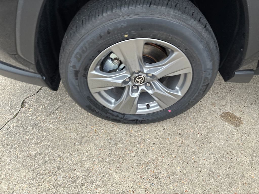 New 2025 Toyota RAV4 XLE image 34