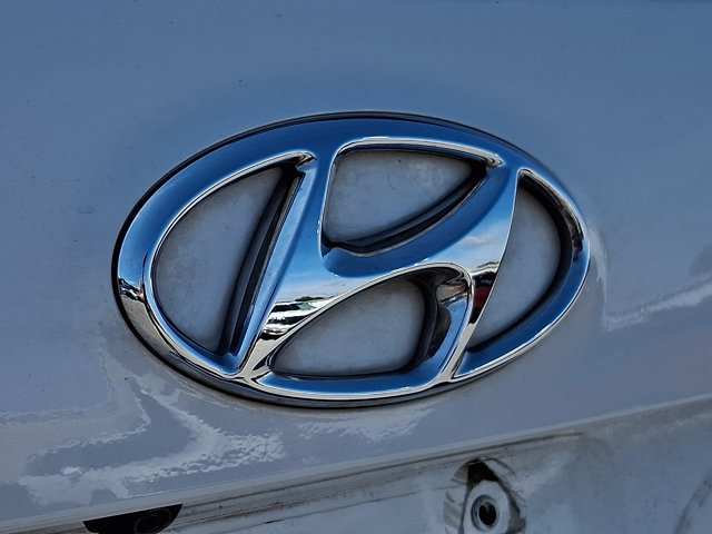 Used 2016 Hyundai Santa Fe Sport w/ Option Group 04 AWD/4WD image 31