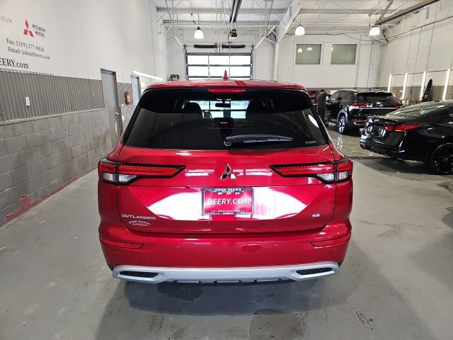 Used 2023 Mitsubishi Outlander SE image 4