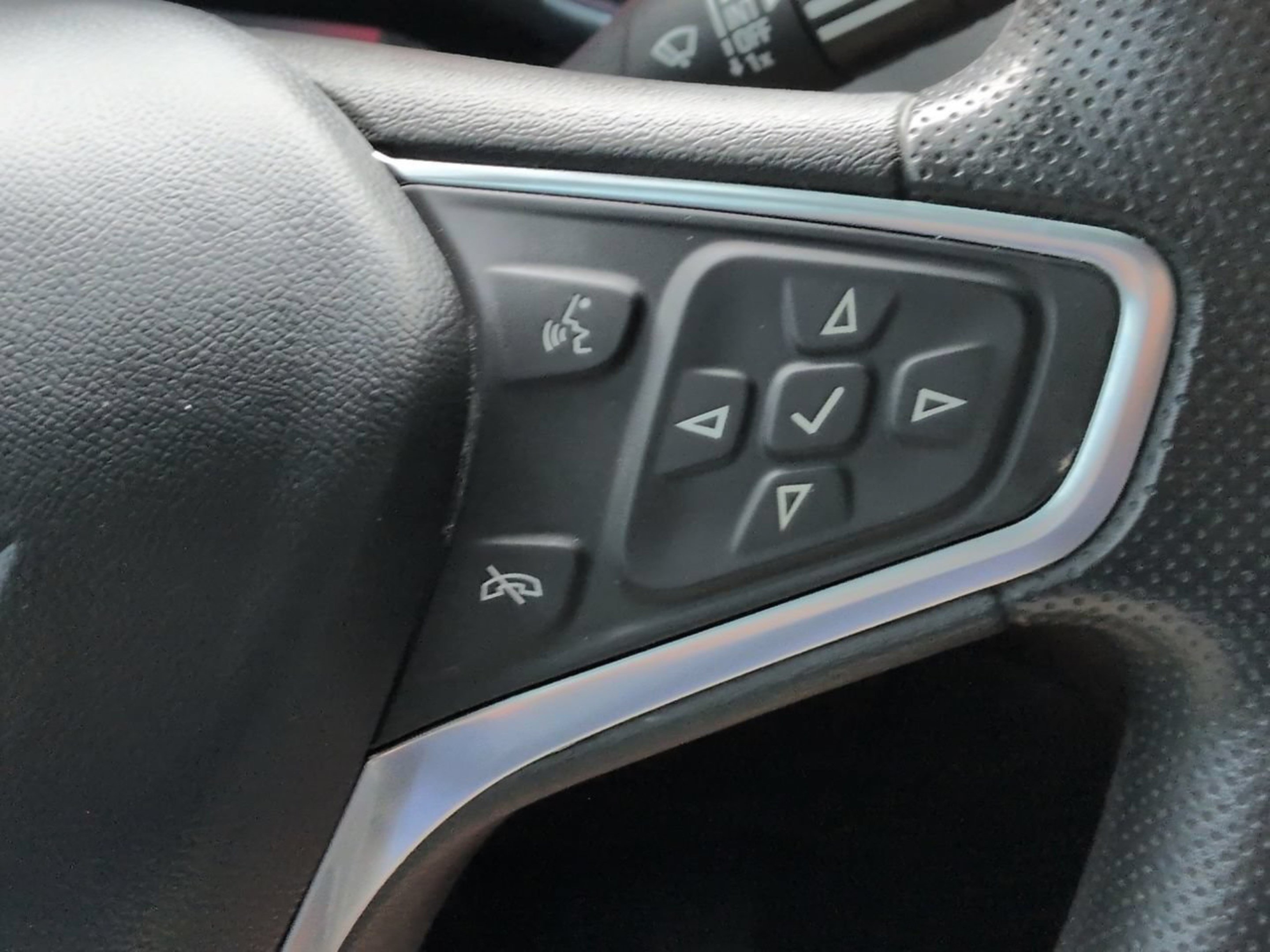 Used 2023 Chevrolet Equinox LT FWD image 29