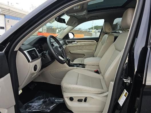 Used 2022 Volkswagen Atlas SE image 3