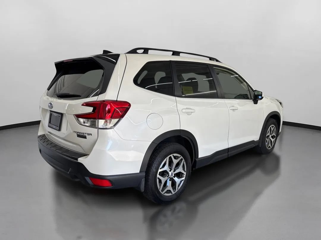Used 2024 Subaru Forester Premium AWD/4WD image 10