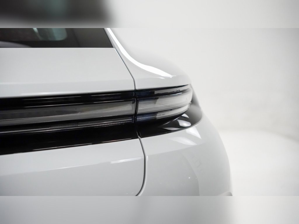 Certified 2025 Porsche Panamera 4 image 12