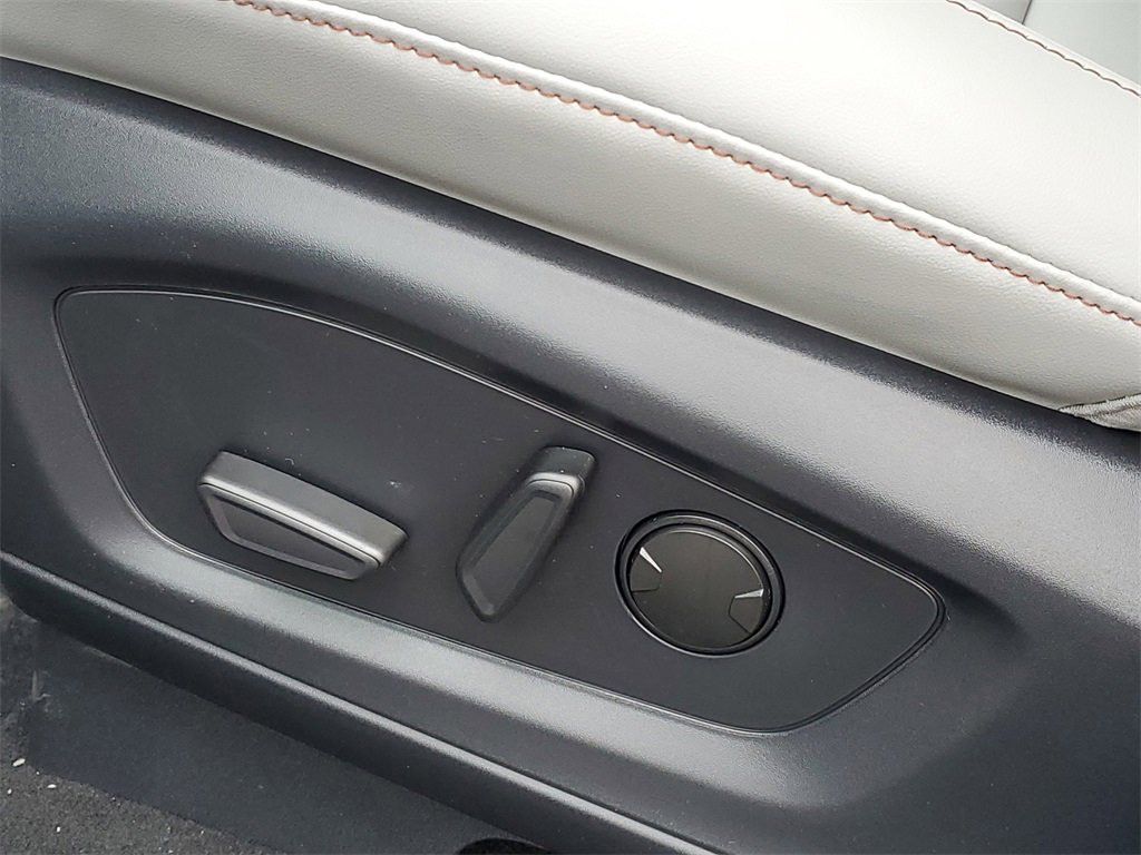 New 2026 Ford Explorer Active image 7