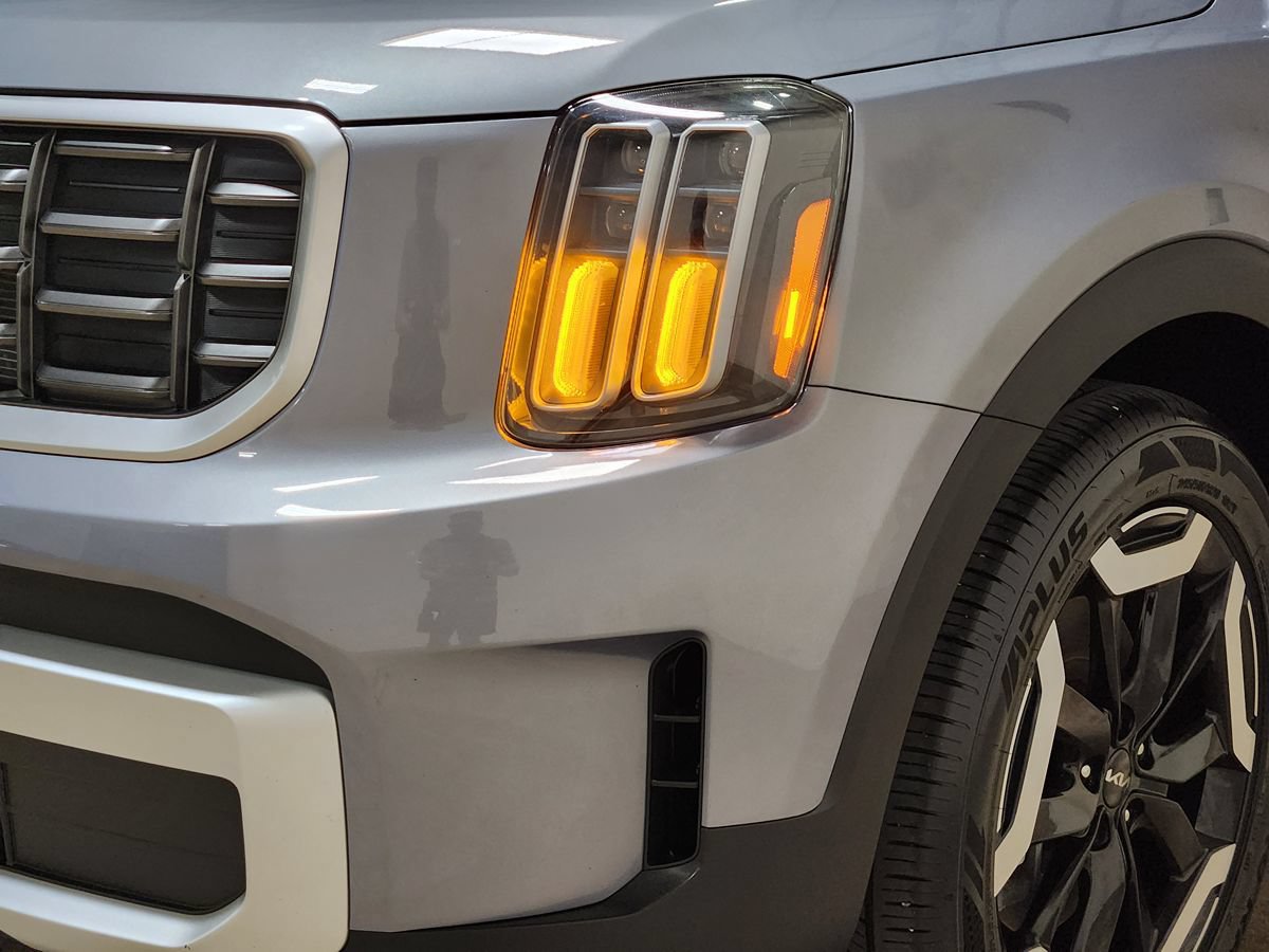 Used 2025 Kia Telluride S FWD image 14