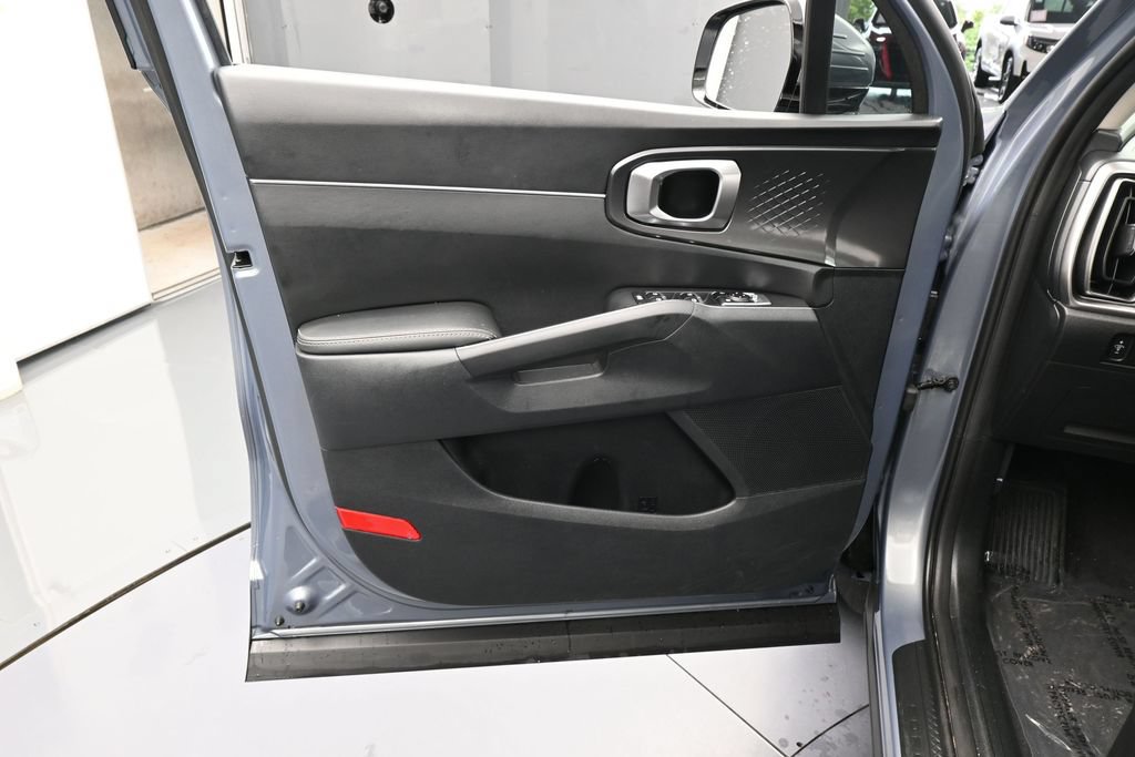 Used 2025 Kia Sorento S w/ Panoramic Sunroof Package FWD image 14