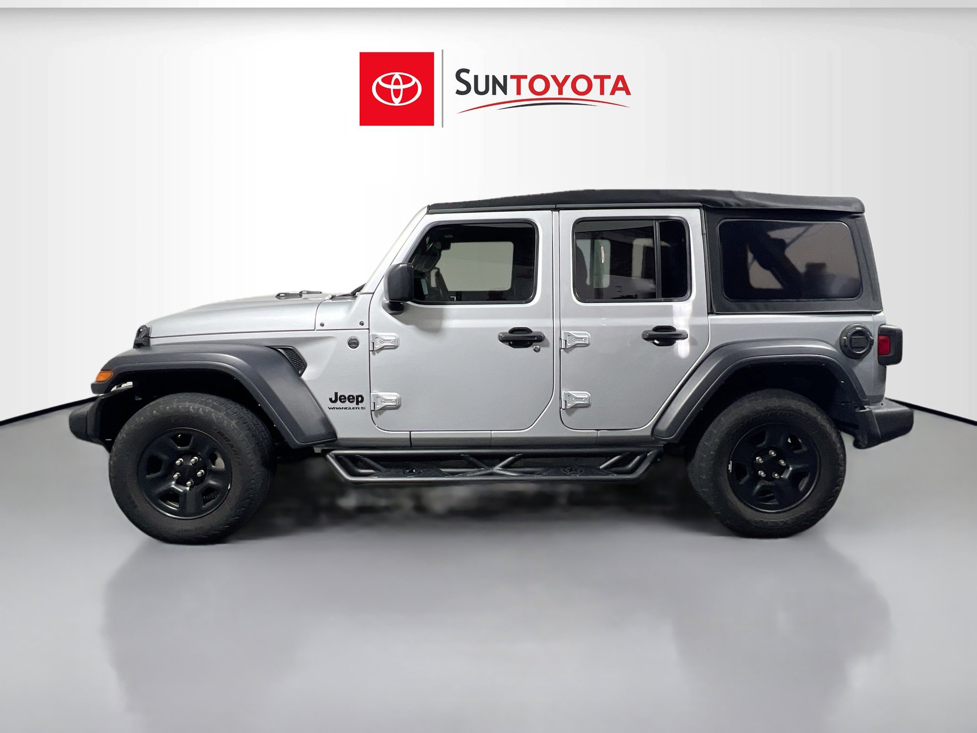 Used 2024 Jeep Wrangler Sport image 7