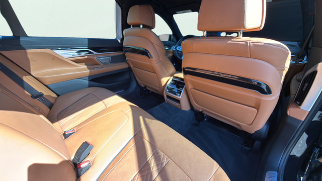 Used 2022 BMW 740i w/ M Sport Package RWD image 25