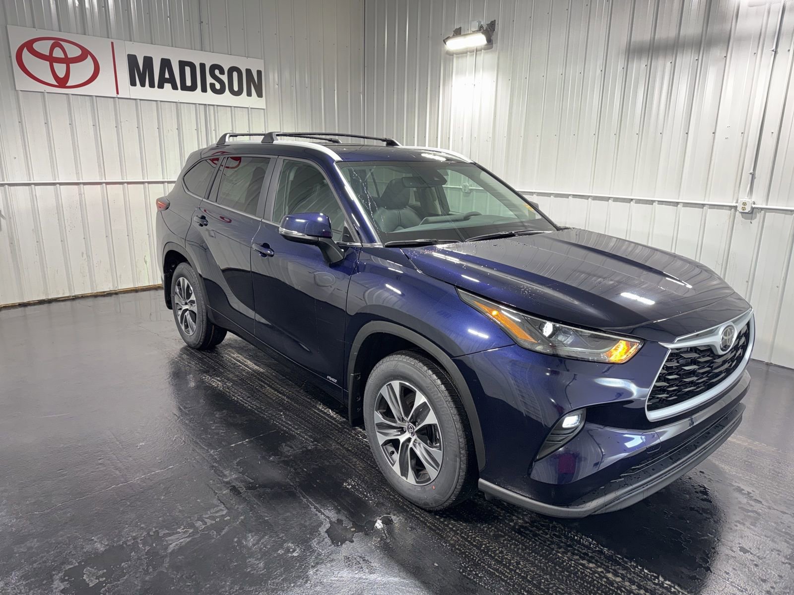 New 2026 Toyota Highlander XLE image 4