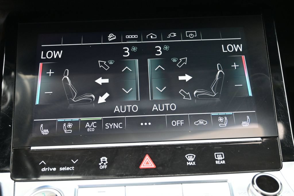 Used 2022 Audi e-tron Premium Plus w/ Premium Plus Package AWD/4WD image 25