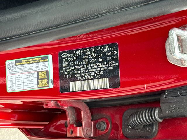 Used 2024 Hyundai Elantra Limited image 31