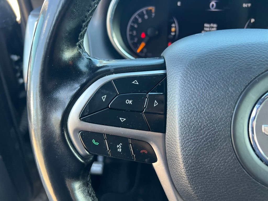 Used 2020 Jeep Grand Cherokee Laredo image 38