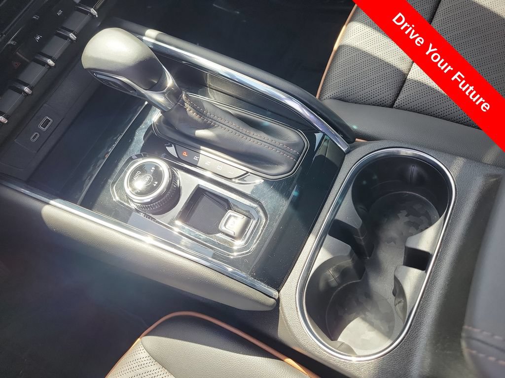 Used 2023 GMC Canyon AT4 w/ AT4 Premium Package AWD/4WD image 13