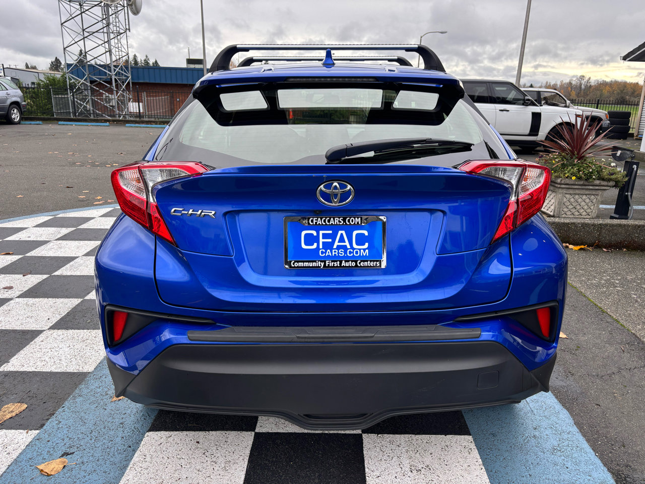 Used 2019 Toyota C-HR LE image 4