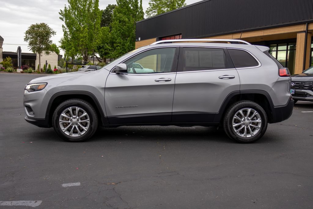 Used 2019 Jeep Cherokee Latitude w/ Cold Weather Group FWD image 10