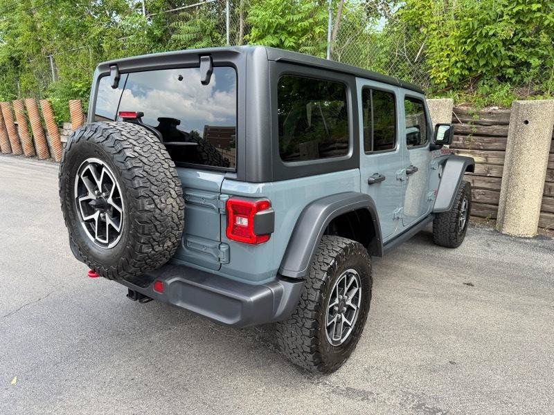 Used 2025 Jeep Wrangler Unlimited Rubicon AWD/4WD image 28