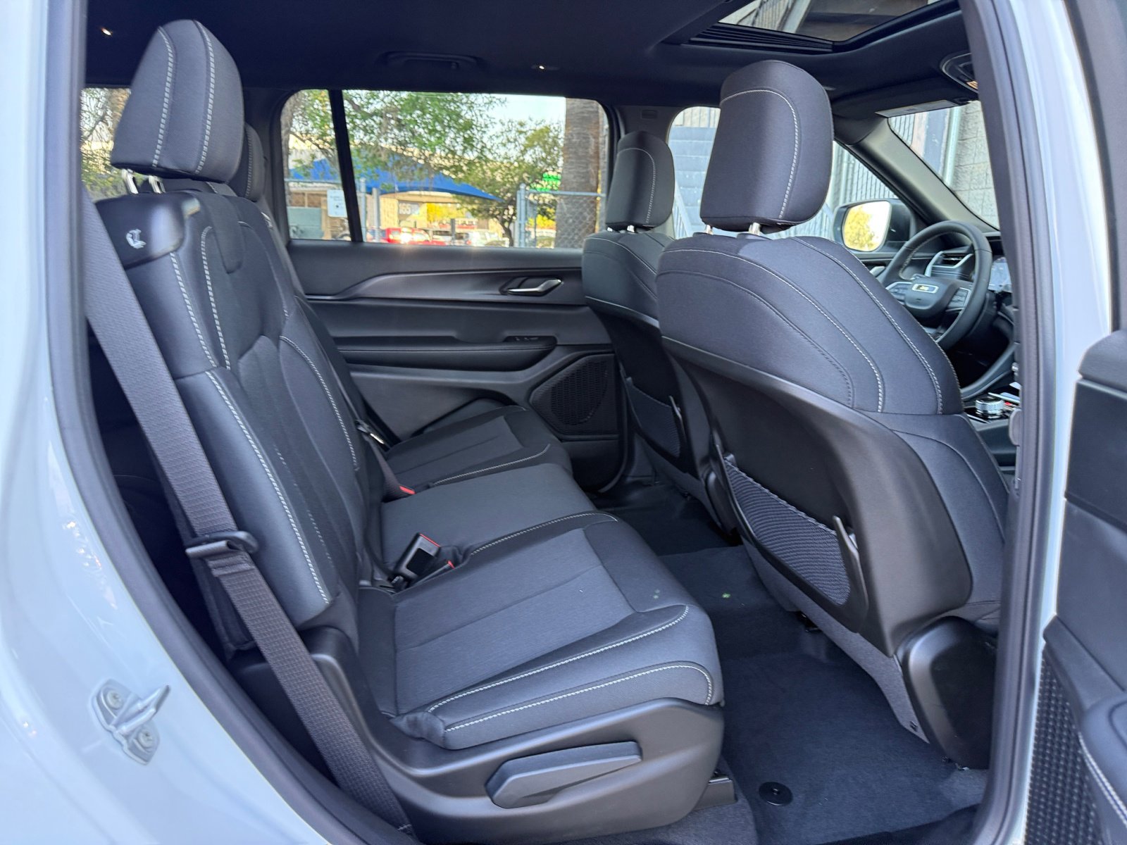 New 2025 Jeep Grand Cherokee L Laredo w/ Luxury Tech Group I image 26