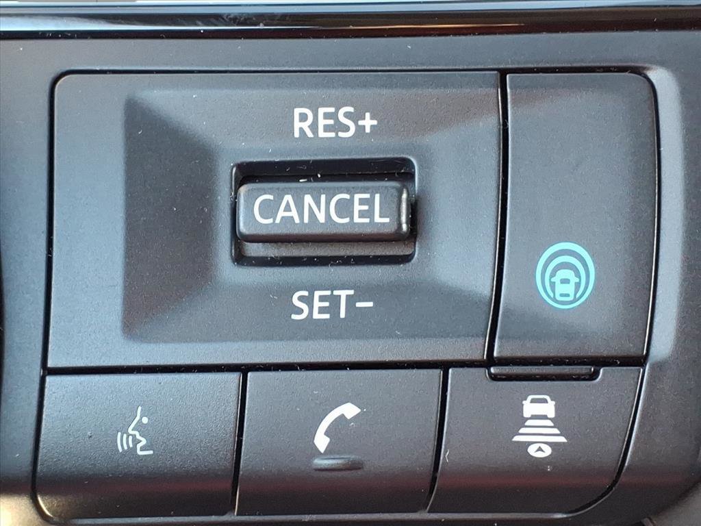 Used 2023 Nissan Rogue SL image 18