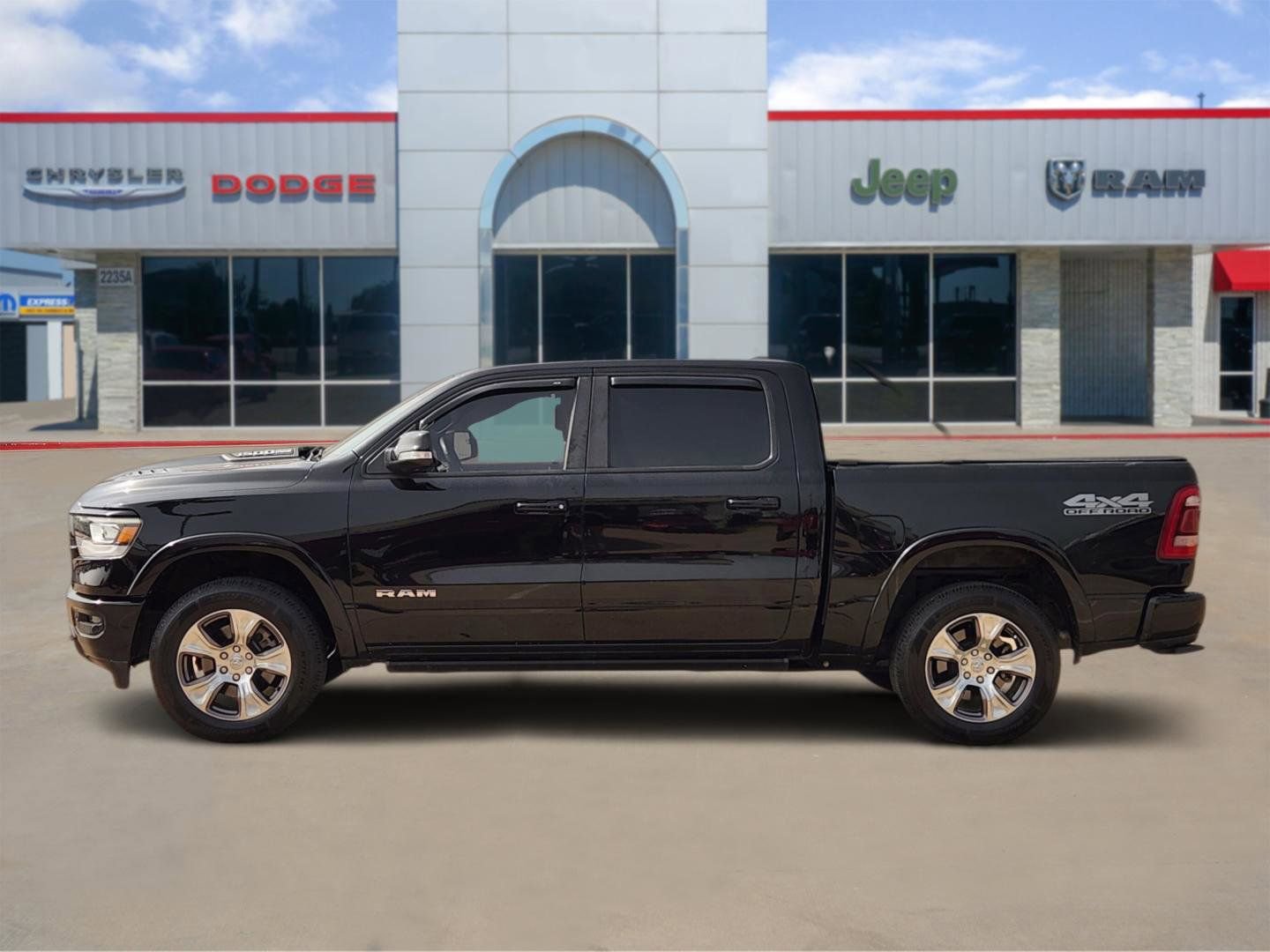 Used 2020 RAM 1500 Laramie w/ Sport Appearance Package AWD/4WD image 3