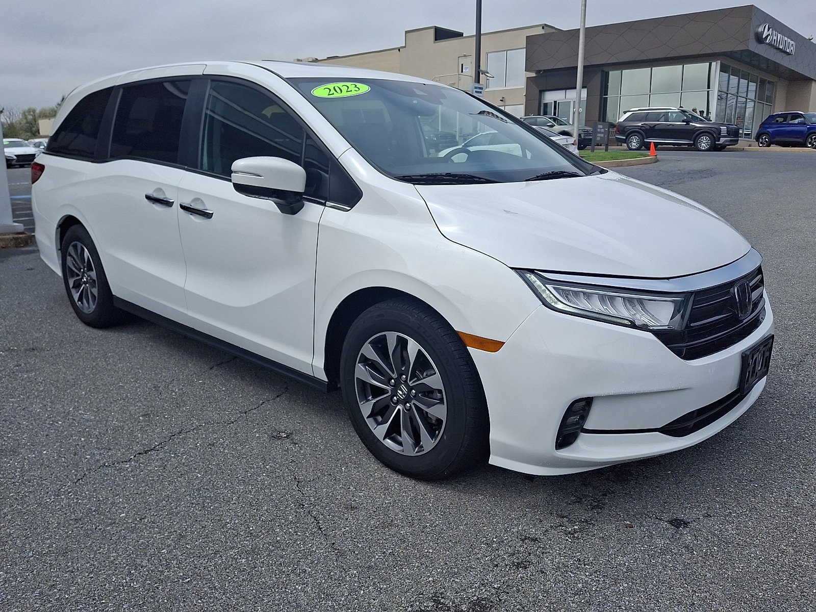 Used 2023 Honda Odyssey EX-L image 3