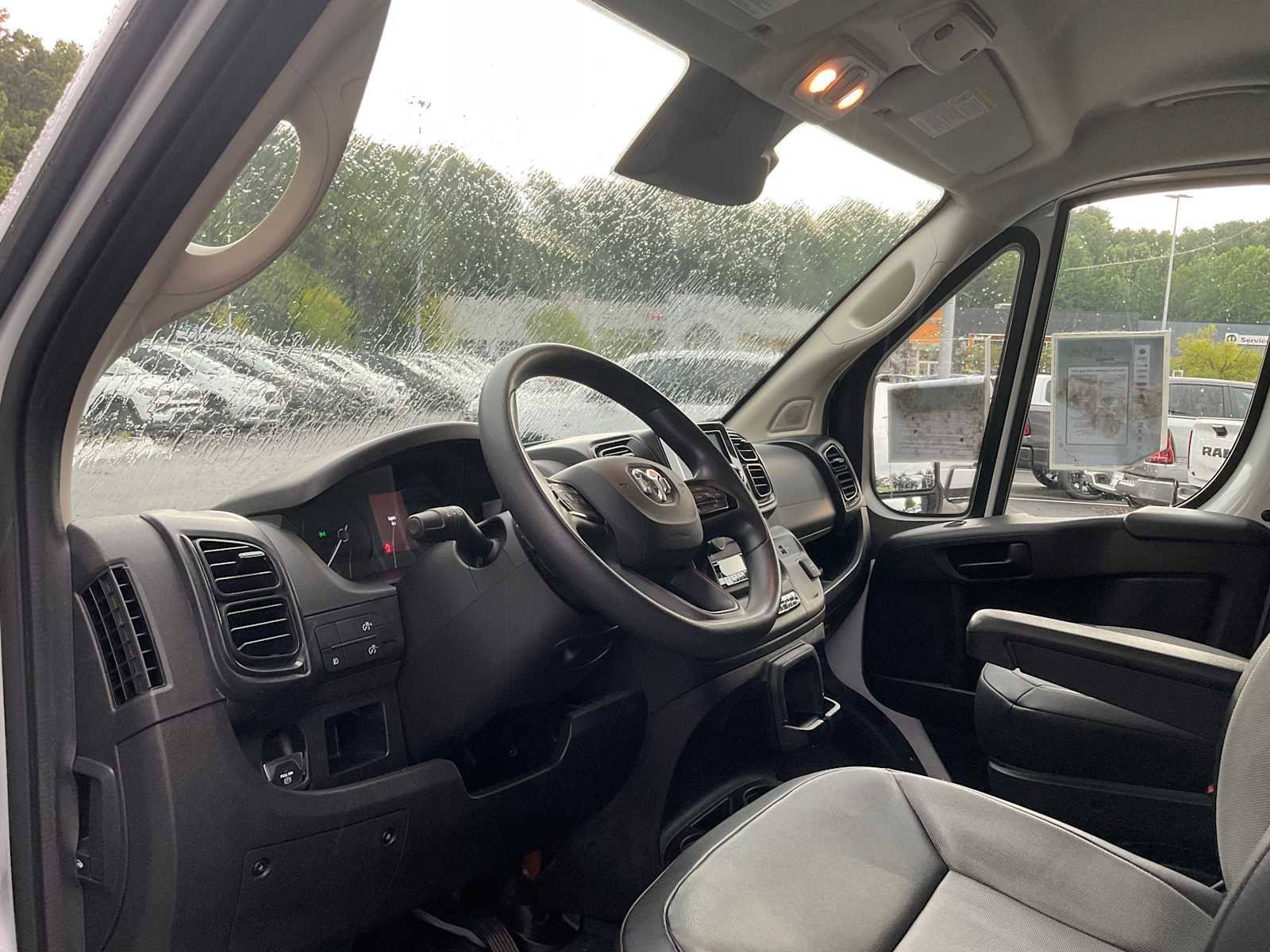 Used 2024 RAM ProMaster 2500 w/ Convenience Group FWD image 15