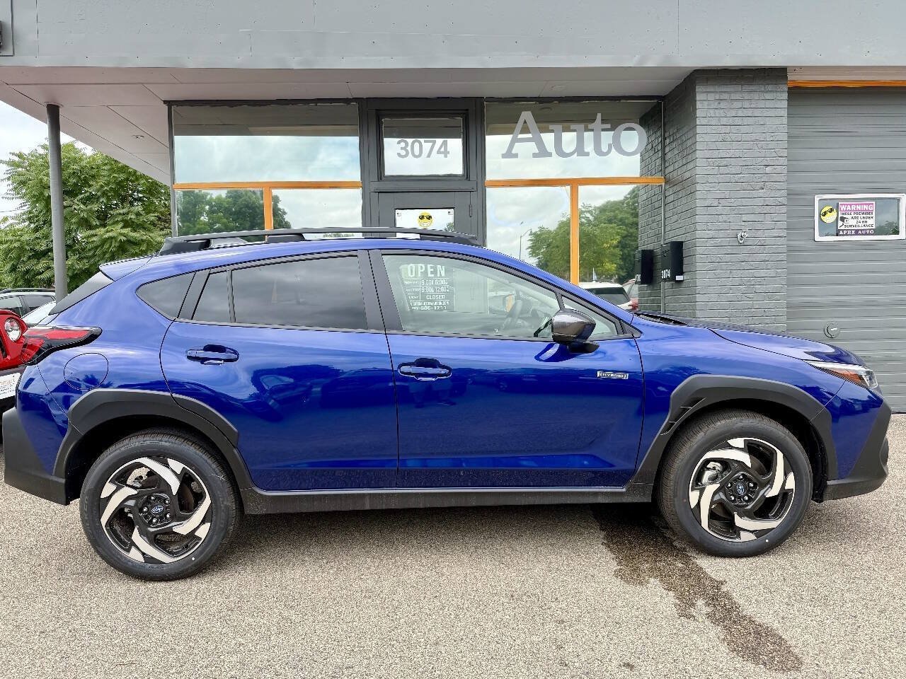 Used 2026 Subaru Crosstrek 2.5i Limited AWD/4WD image 2