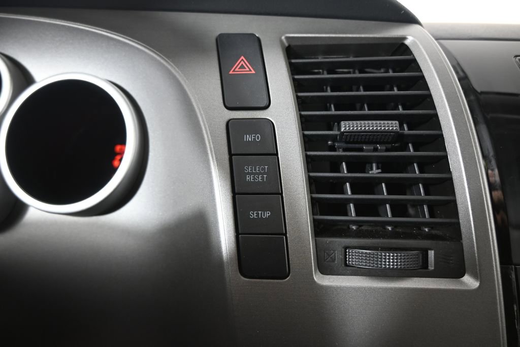 Used 2016 Toyota Sequoia SR5 AWD/4WD image 30