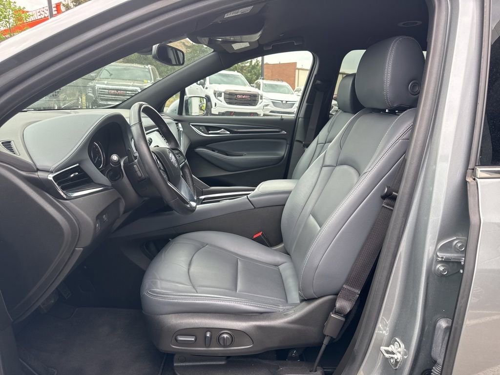 Used 2024 Buick Enclave Essence AWD/4WD image 13