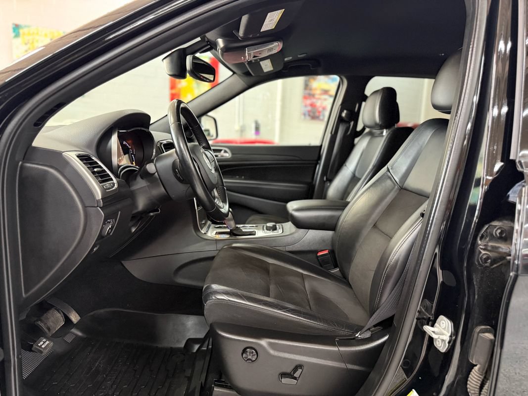 Used 2021 Jeep Grand Cherokee Altitude AWD/4WD image 11