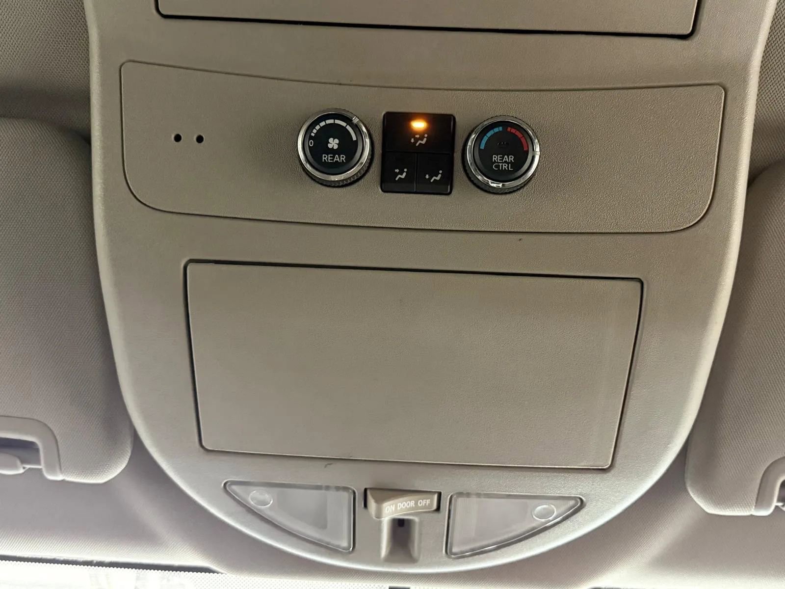 Used 2014 Nissan Armada SV image 40