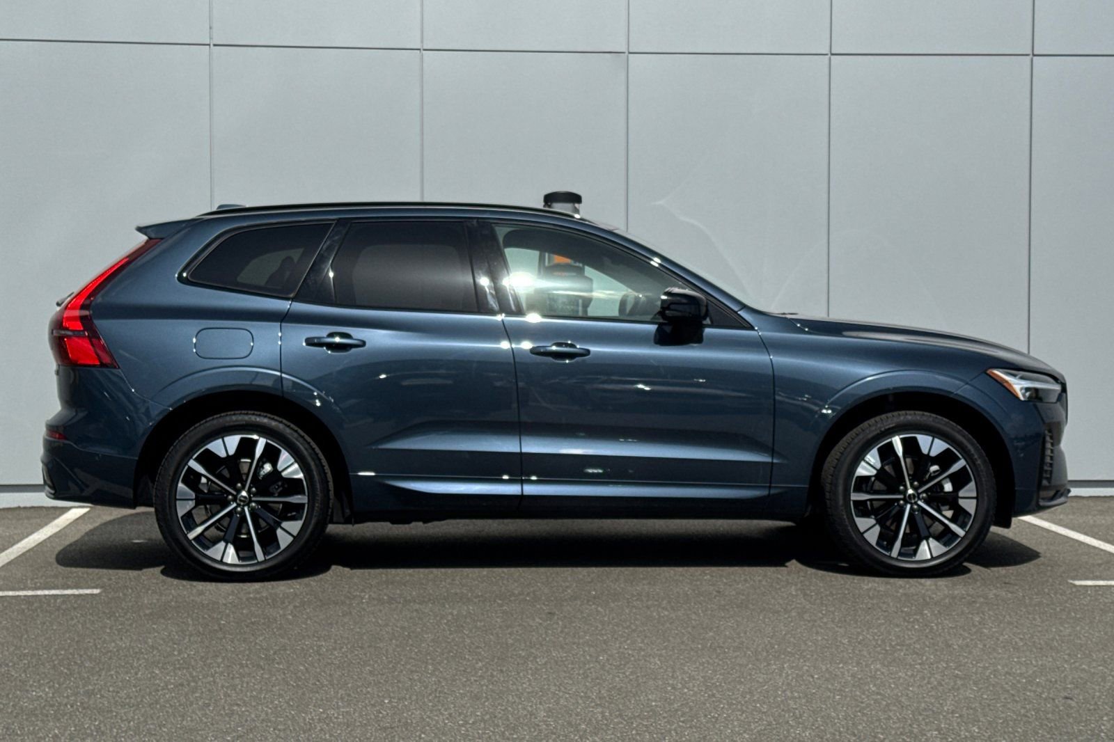Certified 2026 Volvo XC60 B5 Plus w/ Protection Package Premier AWD/4WD image 6