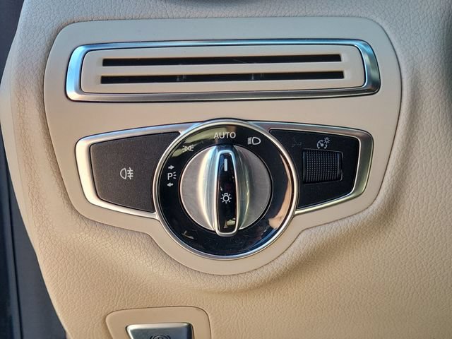Used 2016 Mercedes-Benz C 300 4MATIC Sedan image 31