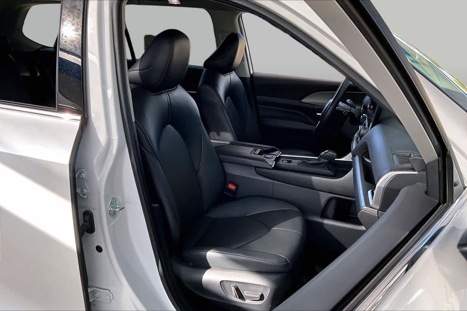 Used 2024 Toyota Grand Highlander AWD image 9
