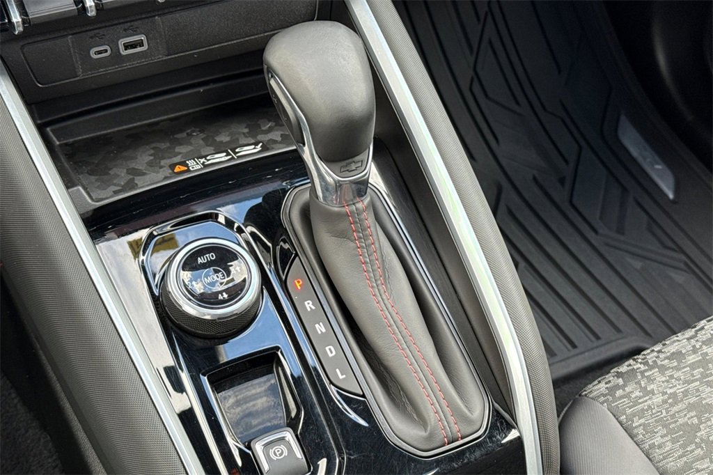 Used 2025 Chevrolet Colorado Z71 image 30