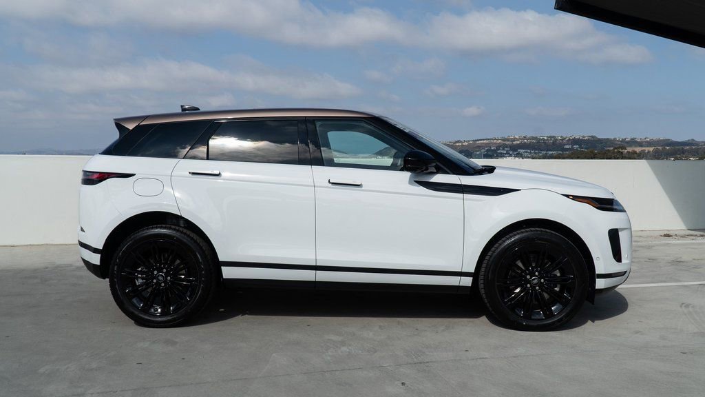 Used 2025 Land Rover Range Rover Evoque S image 7
