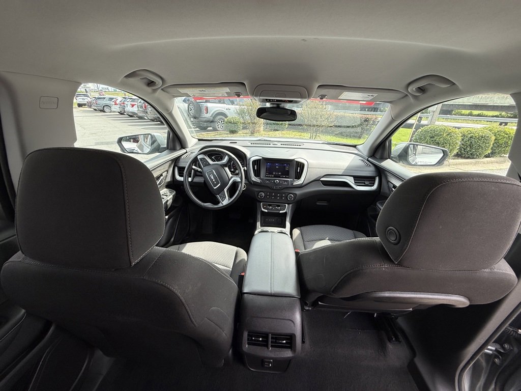 Used 2024 GMC Terrain SLE image 20