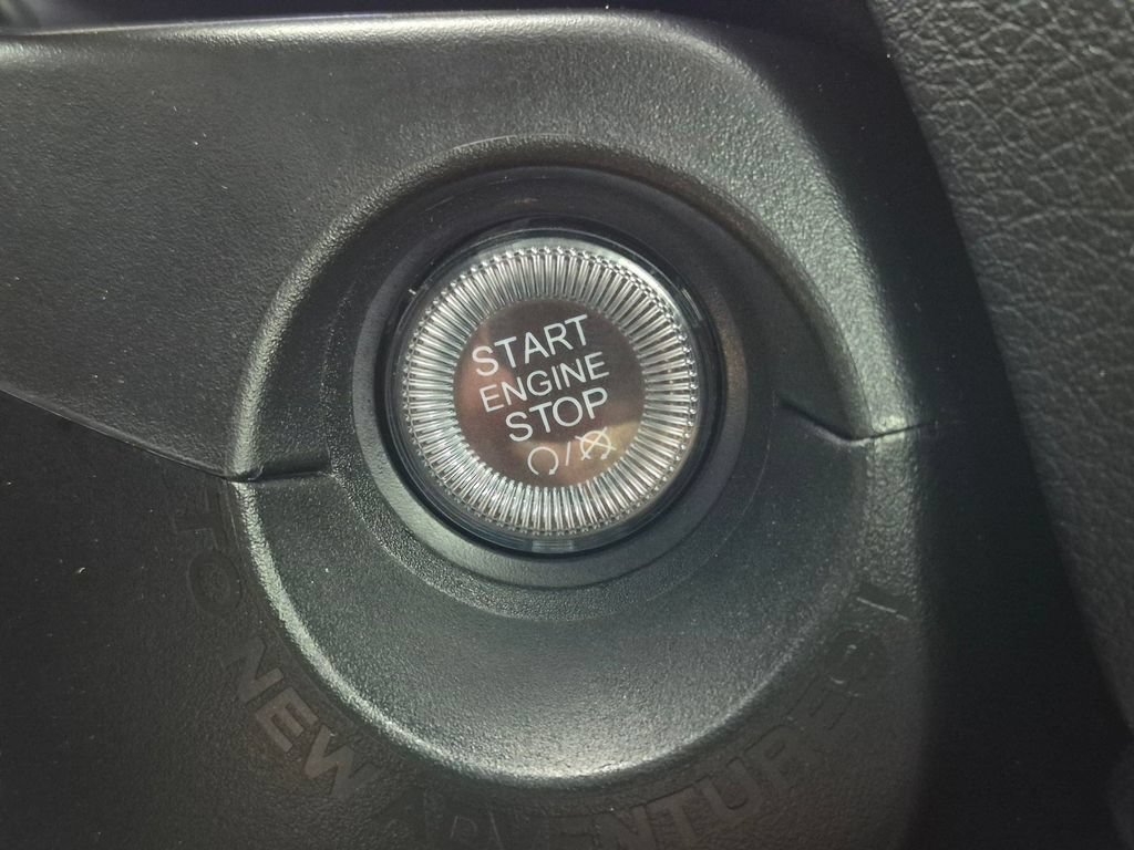 Used 2023 Jeep Renegade Latitude w/ Premium Group AWD/4WD image 26