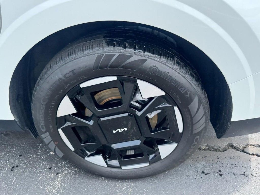 Used 2026 Kia Carnival EX image 7