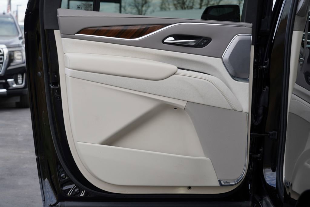 Used 2024 Cadillac Escalade ESV Sport Platinum w/ LPO, ONYX Package image 21